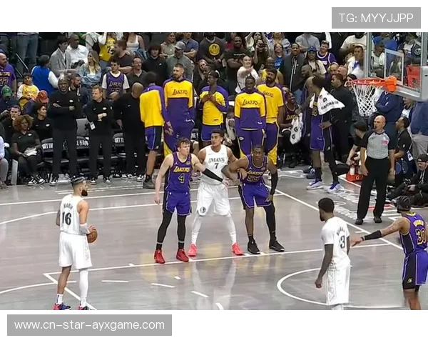 湖人替补席成关键力量,季末争冠希望被点燃 湖人替补席成关键力量,季末争冠希望被点燃