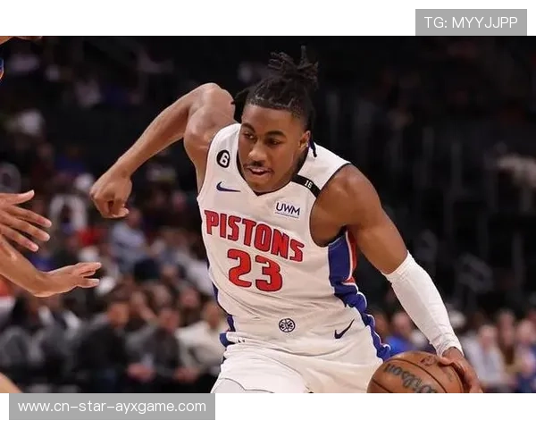 丹尼艾维反击快如闪电,底特律抢下关键球 丹尼艾维反击快如闪电,底特律抢下关键球