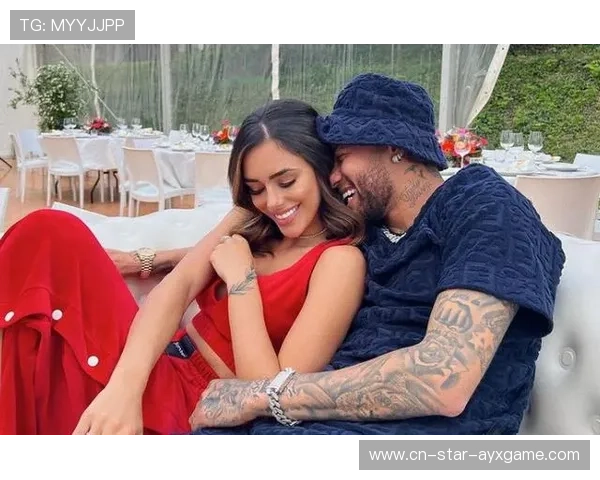 内马尔晒与家人度假照，幸福感爆棚